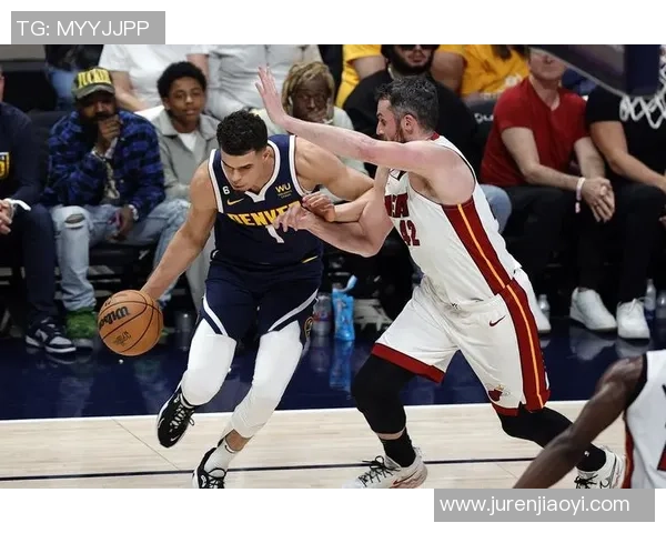 小迈克尔波特如何在NBA赛场上展现出色的篮球才华与领导能力